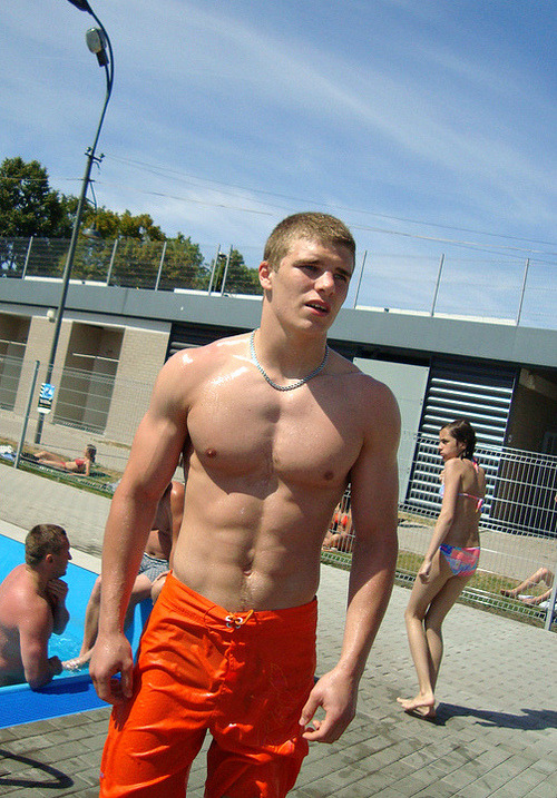 boyzdoingboystuff:  swimming
