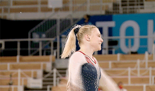 thatonekimgirl: Team USA cheering for Jade Carey’s gold winning floor performance!