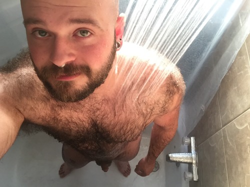 djcubster: Is “shower selfie Saturday” a thing?