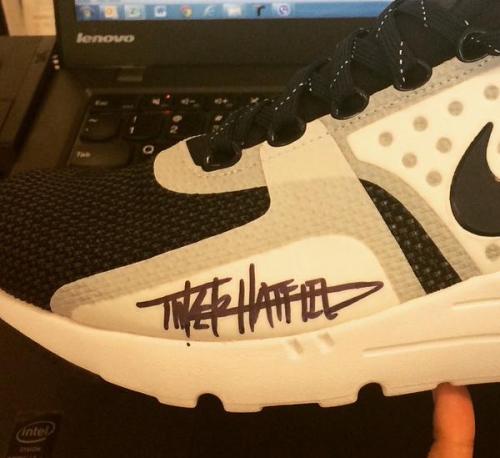 Nike Air Max Zero signed by Tinker Hatfield via Sole Collector.More sneakers here.