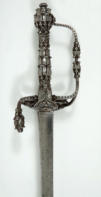 art-of-swords:  European Backsword Dated: circa 1650 — 1660 Culture: Western European Medium: steel Measurements: overall length, 96 cm; blade length, 79.3 cm; blade width, 2.3 cm; hil length, 17.5 cm; hilt width, 11 cm Inscriptions: “IVNTILIA