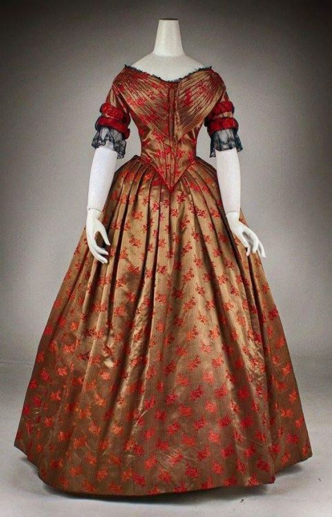 Evening dress ca. 1842 from The Costume Institute of the Metropolitan Museum of Art