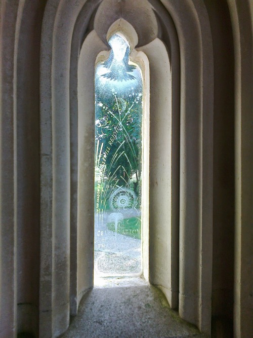 opticallyaddicted: The Beautiful Engraved Glass Windows of Laurence Whistler at St. Nicholas Church,