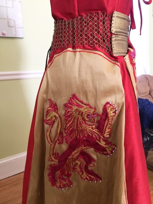 My fully finished Cersei cosplay! I am really proud of this costume, and being able to make most of 