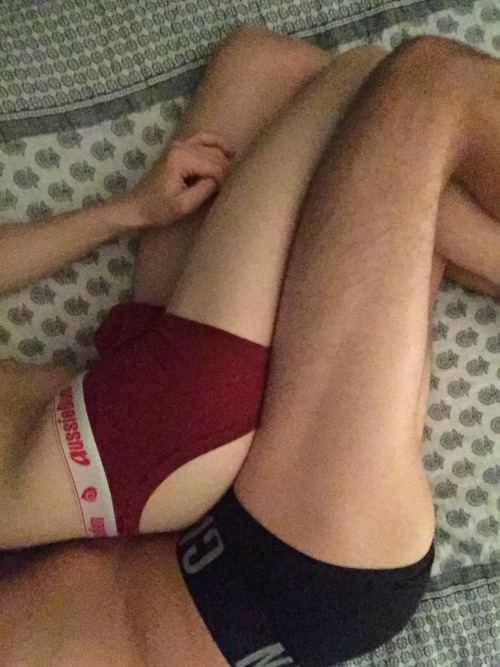 boytwinked: saturday nights