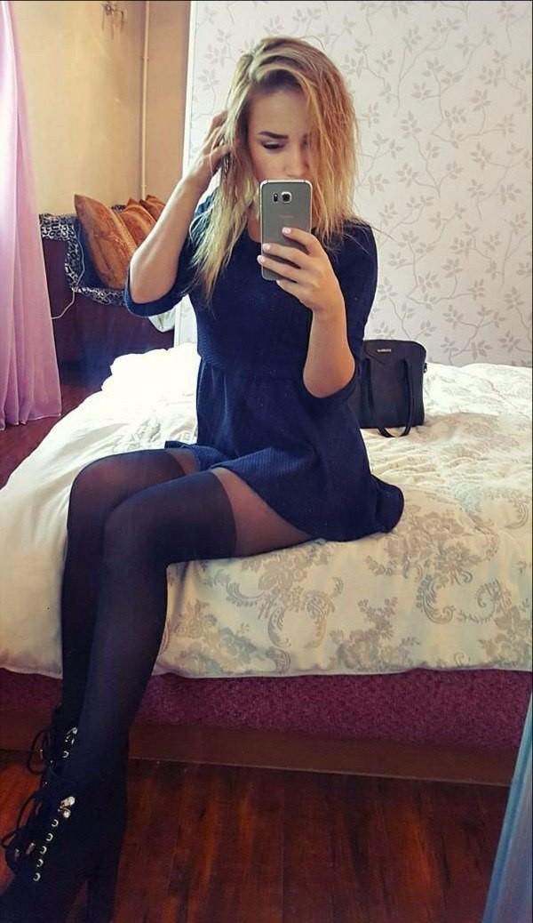 hexthings:  You guessed it – More Nylon Selfies