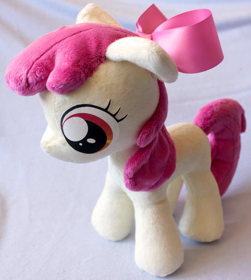 Applebloom! :D She came out so cute. I wish it wasn’t impossible to find this particular shade