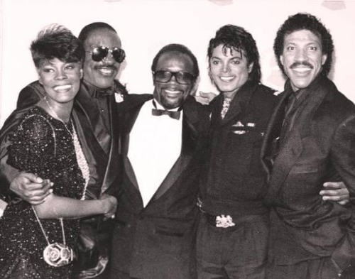 Dionne Warwick, Stevie Wonder, Quincy Jones, Michael Jackson And Lionel Richie Pose Together Backstage