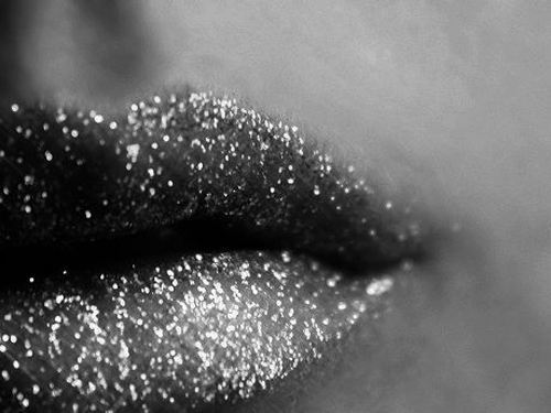 mistresskaterina:Sexy Glitter Lips  MUAH!!!