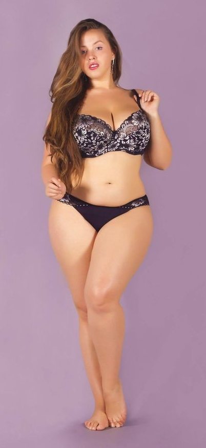 hottest-thick-girls:   These hot curvy babes want to meet a guy like you for some