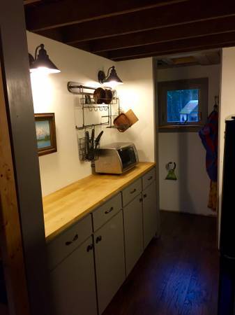 builtsosmall:  GORGEOUS TINY HOUSE http://tinyhouselistings.com/listing/wasilla-alaska-12-colorado-made-tiny-house-on-wheels/