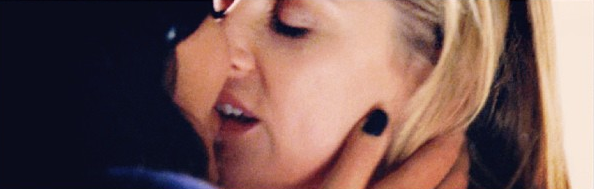 njralavignesmileclaudfuckkk:  Calzona kiss
