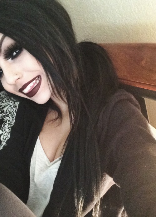 badbitch-empire:  cup0fnoodles:  😬😛  Love this makeup look so much. 