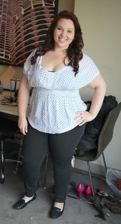 ravingsbyrae:  Plus Size OOTD: Polka Dot Blouse & Loafers To check out more about this OOTD, check out RavingsByRae.   Real cute