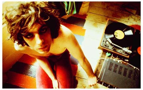 dylanbsas:Syd Barrett with Record Player in his apartment, Wetherby Mansions, London 1969by Mick Roc