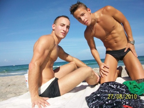 thegaysticky:  •-• via GaySticky.com •-•