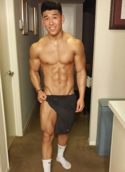 moreasiansplease:  Hunk 