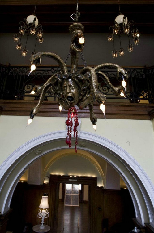 roccocantodea:  Medusa chandelier
