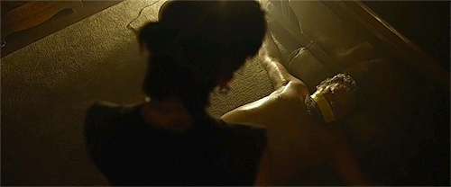 davidfincher:If you touch me, I’ll more than alarm you.
