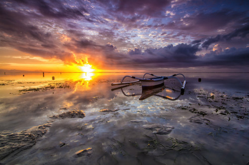 vicariousplacebo:  Waiting for your light by WayanSujana 