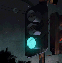 everydaylouie:there are some pigeons that roost in a traffic light by my house and it delights me every time i see them