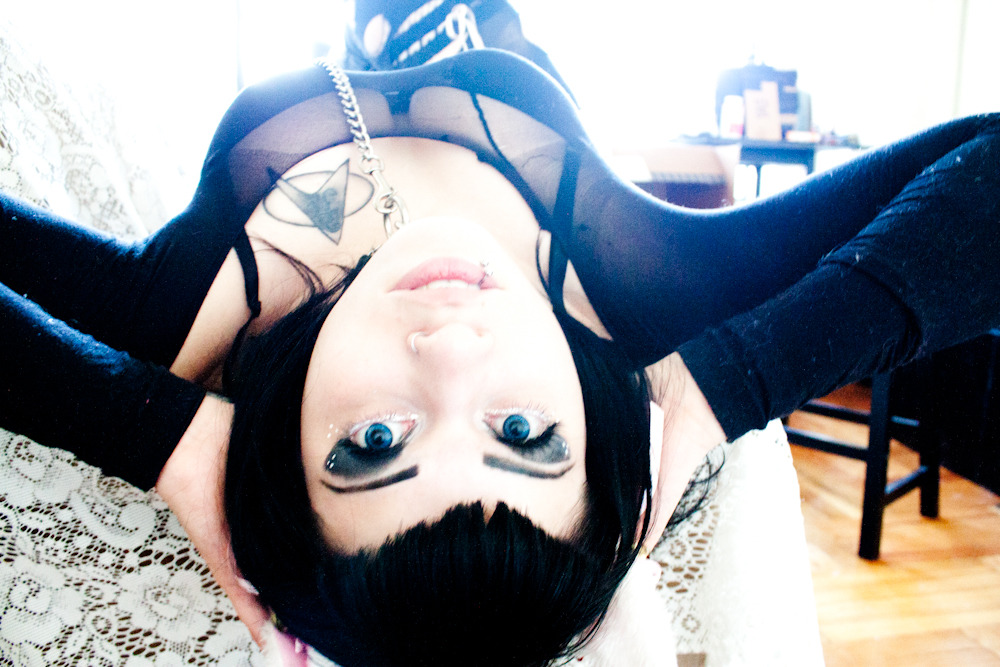 alienqueenofdarkness:  ^_^