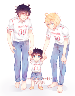 califlair:  ons: family album Family portraits, featuring lovechildren Michirou (the black haired boy) and Yuumi (the blonde girl)!! The first picture was taken before Yuumi was born and the second after~ I meant to draw a couple more but I ran out of