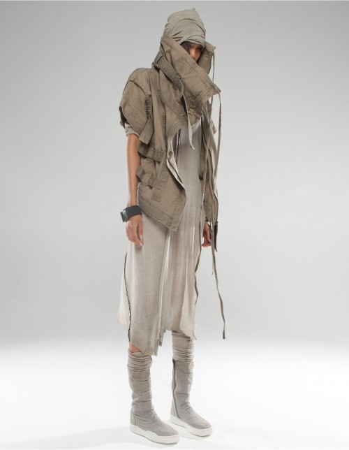 netzwerkdurchsetzungsgesetz: hostagesandsnacks: DEMOBAZA S/S 2016 #jakku scavenger chic