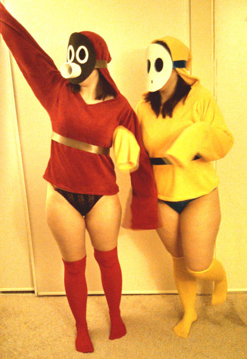 noillart: beebeerockhard: My twin sister did a Sniffit cosplay to match my Shyguy cosplay! Woah! WEL