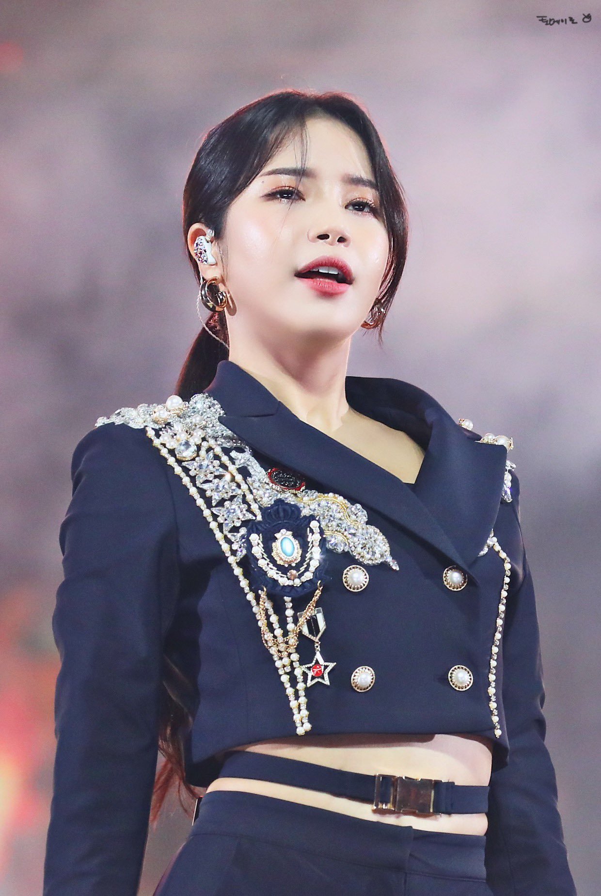 simo — fy-yongsun:190801 Solar @ 2019 MGMA Award © 토메토