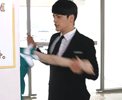 2k-dramas:  In the face of danger, it’s either fight or flight aegyo. 