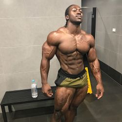 drwannabebigger:Kwame Duah