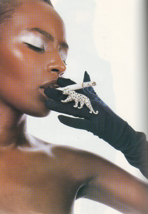 a-state-of-bliss:Vogue Deutsch Nov 1997 - Kiara Kabukuru by Walter Chin