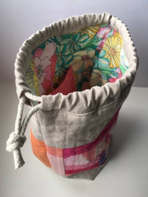 Quilted knitting bag: After my first drawstring knitting bag, I got the idea that it would be fun to