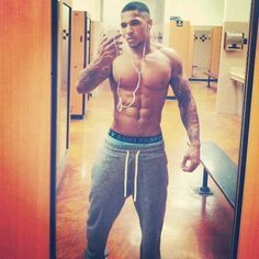 dominicanblackboy:  A sexy gorgeous moment wit hot tatted muscle yummy dick Derek Tramel!😍