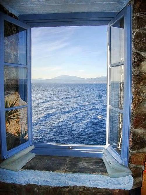 in-quo-totum-continetur: bluepueblo: - Ocean View, Santorini, Greece = photo via cynthia