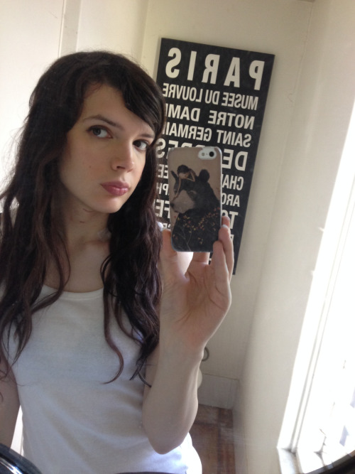 suche Femboy,Transe,mit kleinen Titten only18+