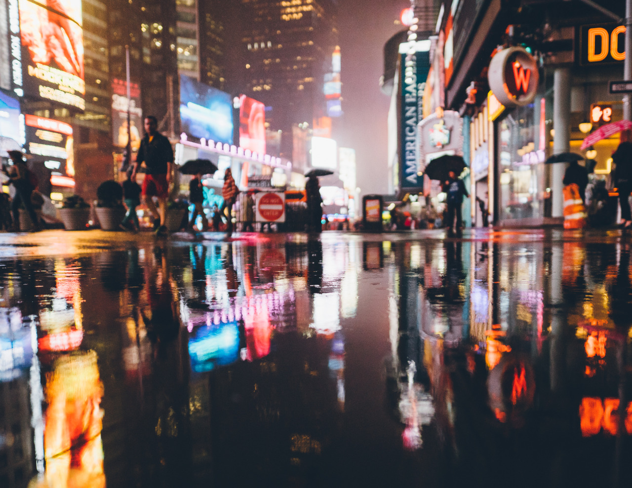 djkrugman:  Rainy Daze in New York City. Midtown, Manhattan, November 2015.  Photography