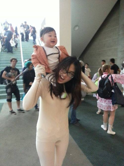 kuueater: pokemonmasterkimba: There was a mother at Anime Expo who dressed as a titan and dressed he