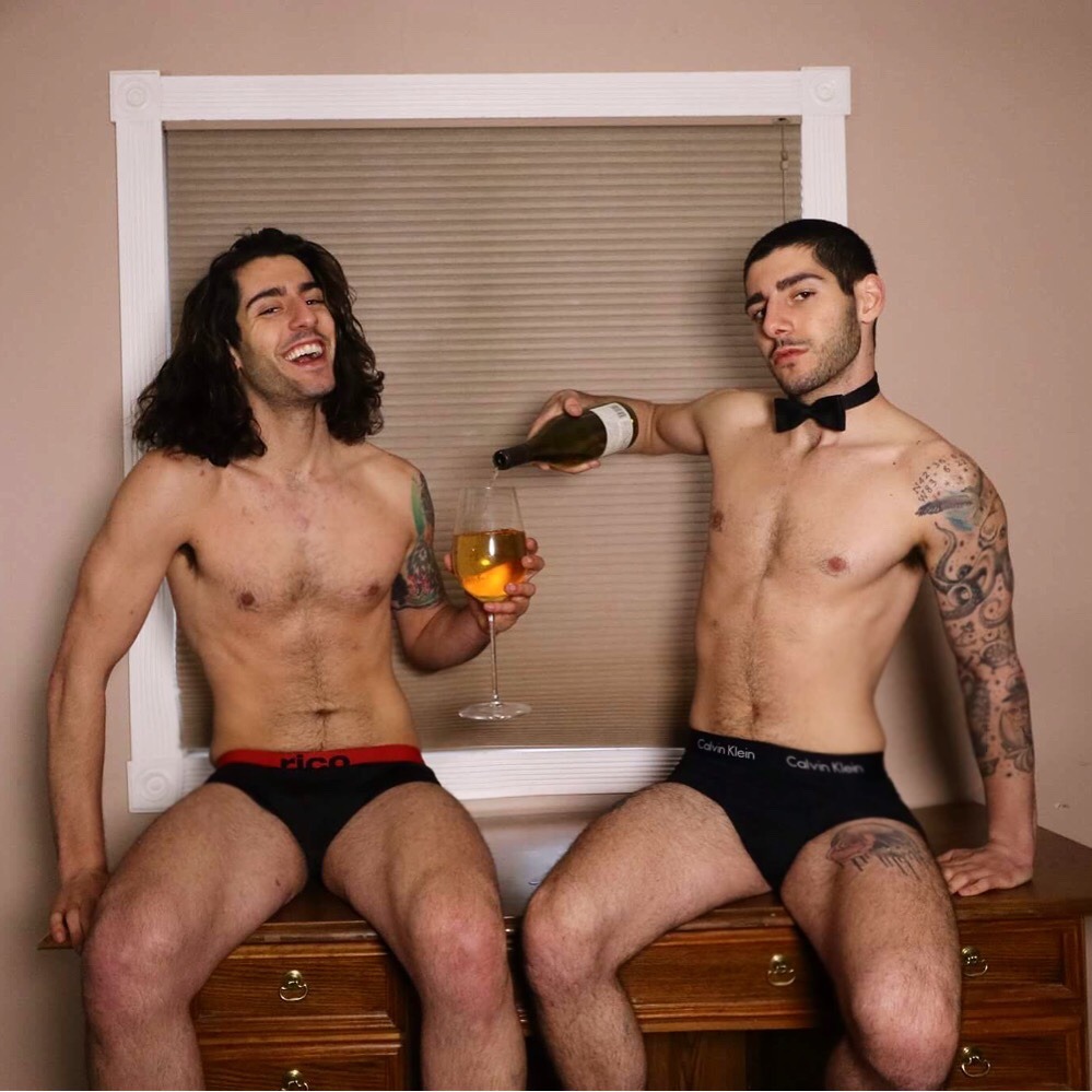 zakartwins:Always make a pour decision 🍷