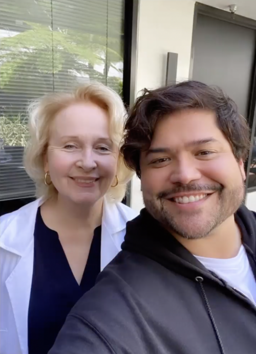 Harvey on set with Kate Burton, Andrew Leeds, Joanna Leeds, and Lindsey Kraft.