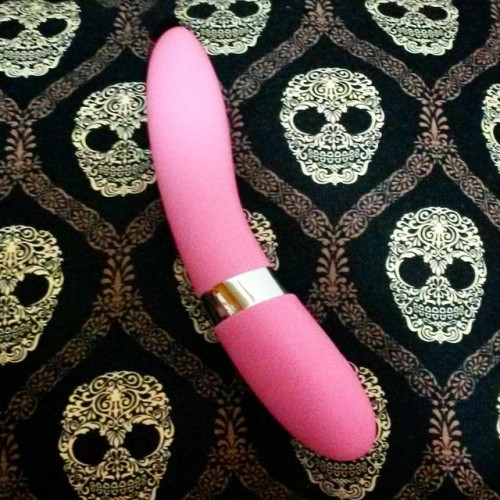 Loving my new #lelo #vibrator from the goodie bag at #bawdystorytelling. #swag #femdom #mistress #sex #sexy #sexuality #sexygram #sextoys #sextoy #erotic #sanfrancisco #California #californiagirl #californialife #pornstar #pornstarlifestyle