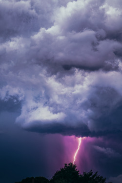 lensblr-network:  Strike - I made over 200 shots in ten minutes trying to get that ONE perfect lightning bolt during a summer storm. This was shot 179.The Lensblr Gallery presents: North Sky Photography  11 of 11(Encore Presentation)