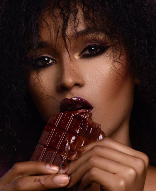 DOES CHOCOLATE CAUSE ACNE?-Esthechoc…IMPROVES Skin!Read It: http://bit.ly/2g8cbb7