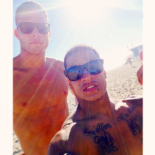 hoodsworld:  Roosevelt Davis top pic w/ Blake Griffin   Hoodsworld claims no ownership