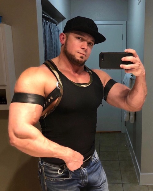 musclestud: prestonbrok: Saturday Night www.instagram.com/prestonbrok PRESTON OUT AND ABOUT TOWN!  L