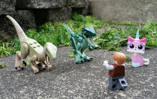 pixelkitties:So, the Chris Pratt Jurassic World lego set only comes with two raptors…