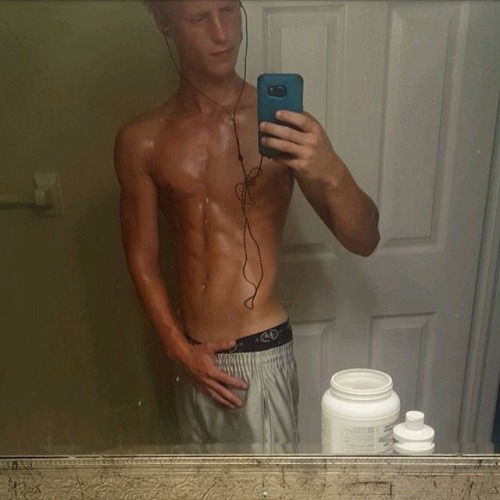 oopsstraightbaitedcaught:  str8baitexposed:  Jared (Age 18)  Yum