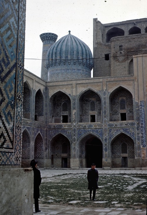 tojdor: Samarqand 1966.