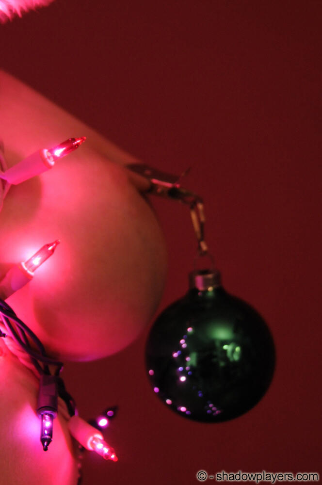 bondage-ponygirls-and-more:  Christmas Lights with Sybil Hawthorne. More athttp://www.shadowplayers.com